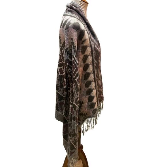 Charlotte Russe Multi-Color Southwestern Style Poncho/Shawl with Fringe Size Sma - Picture 10 of 14